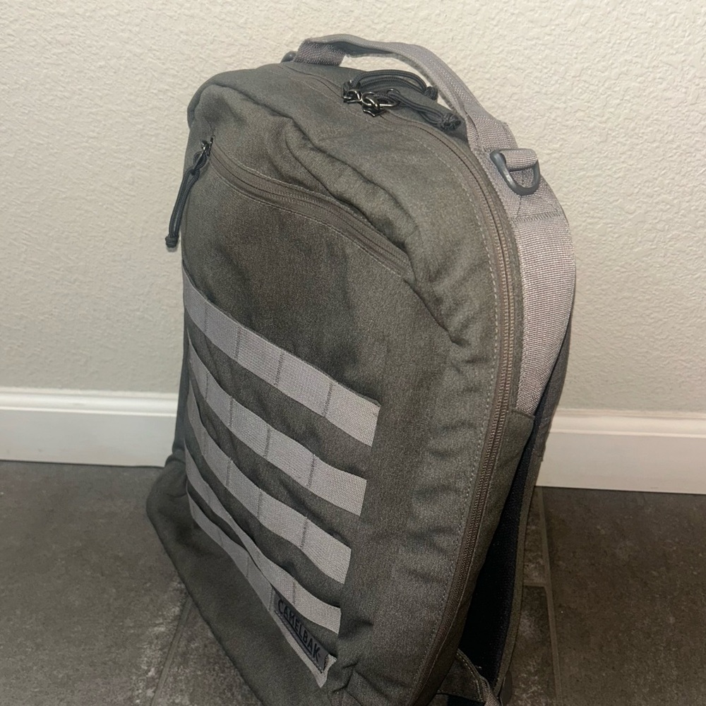 Camelbak laptop backpack - Picture 7 of 9